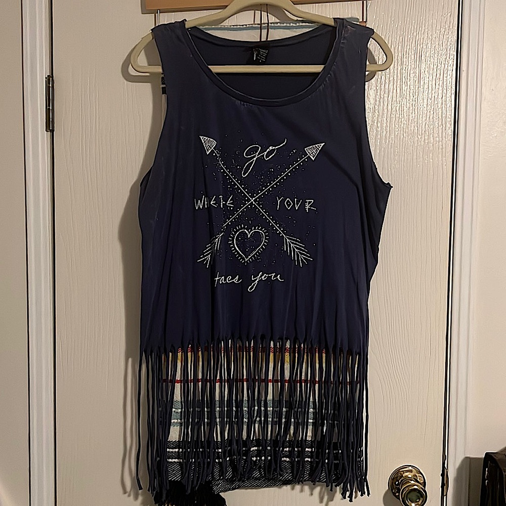 💙✨TORRID ✨💙 Gently used tank top vintage look with fringe details
